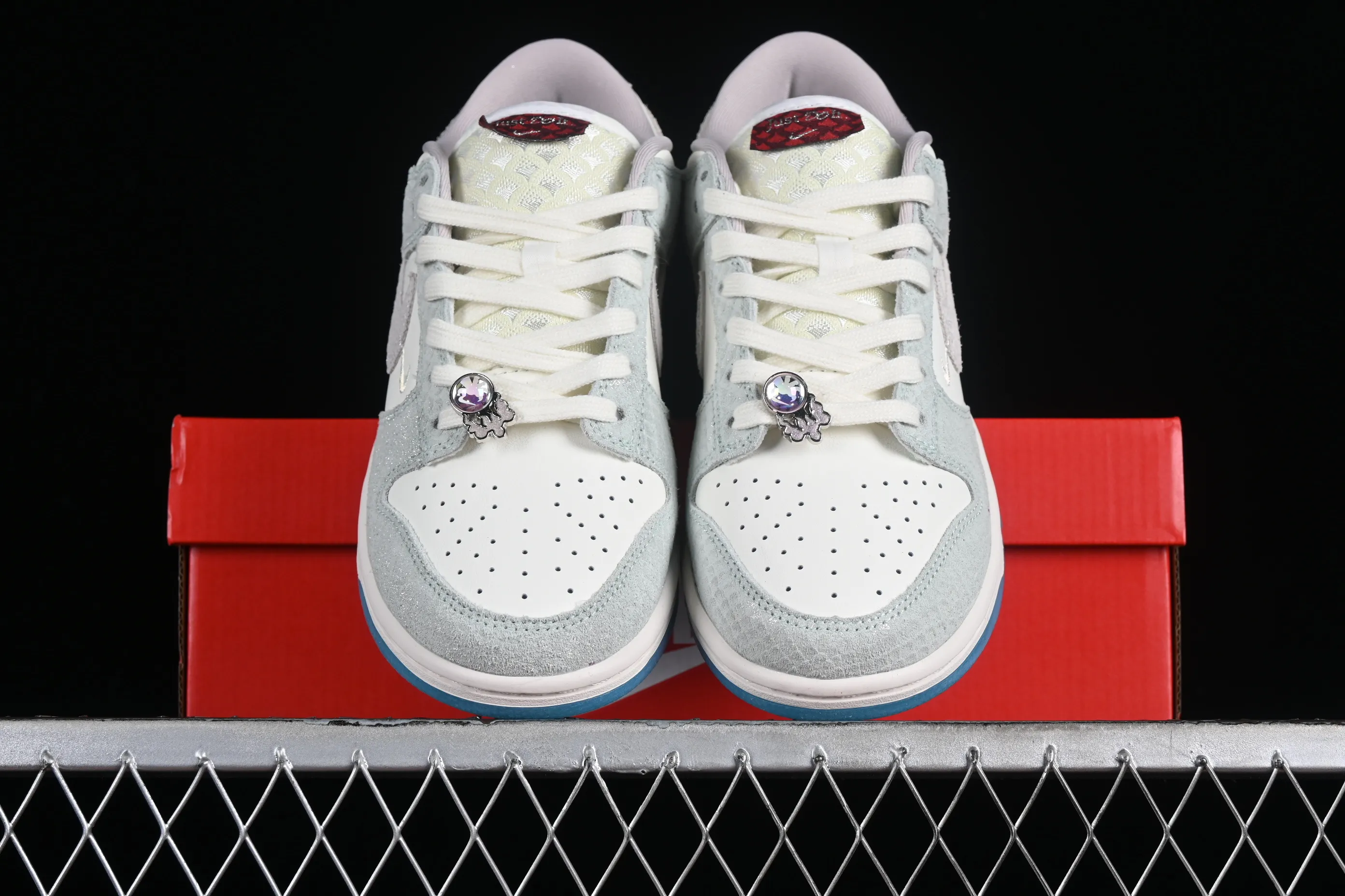All categories Nk SB Dunk series Nk SB Dunk Low low-top sneakers F version Nk Dunk Low 2024 Year of the Dragon customized model SB low-top casual sneakers FZ5065-111